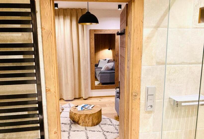 Suite with Terrace, Johan