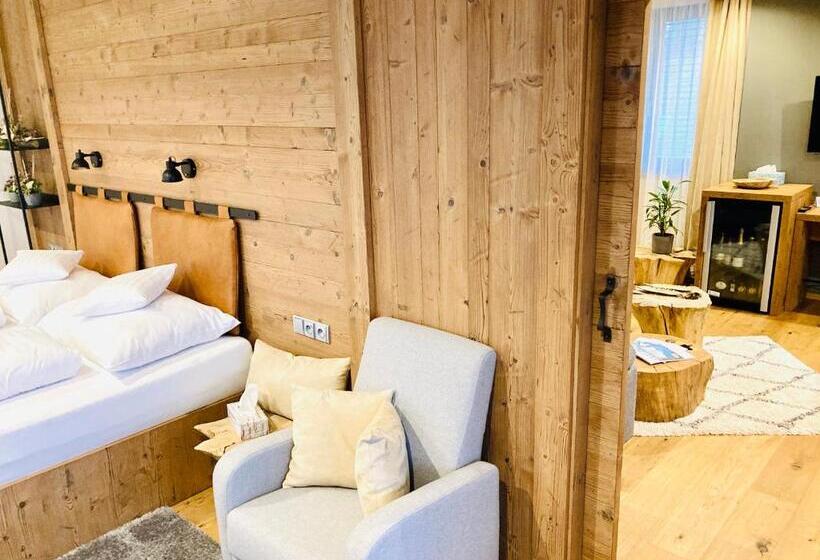 Suite with Terrace, Johan