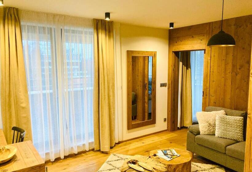 Suite with Terrace, Johan