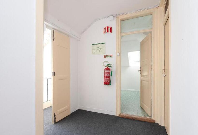 اتاق خانوادگی, Cheese & Wine Lapa