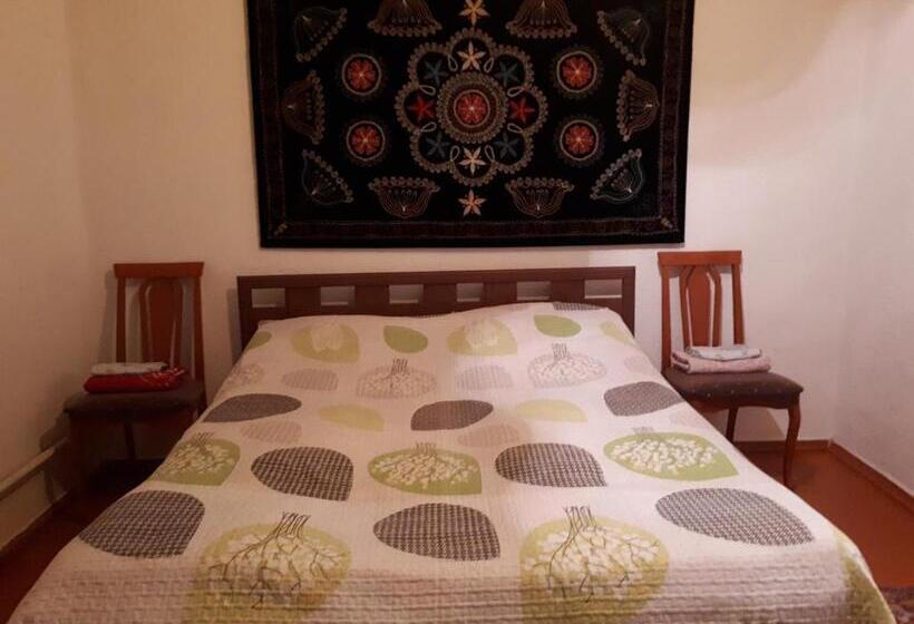 اتاق استاندارد, Nurgul