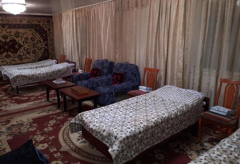 تختخواب در اتاق مشترک, Nurgul