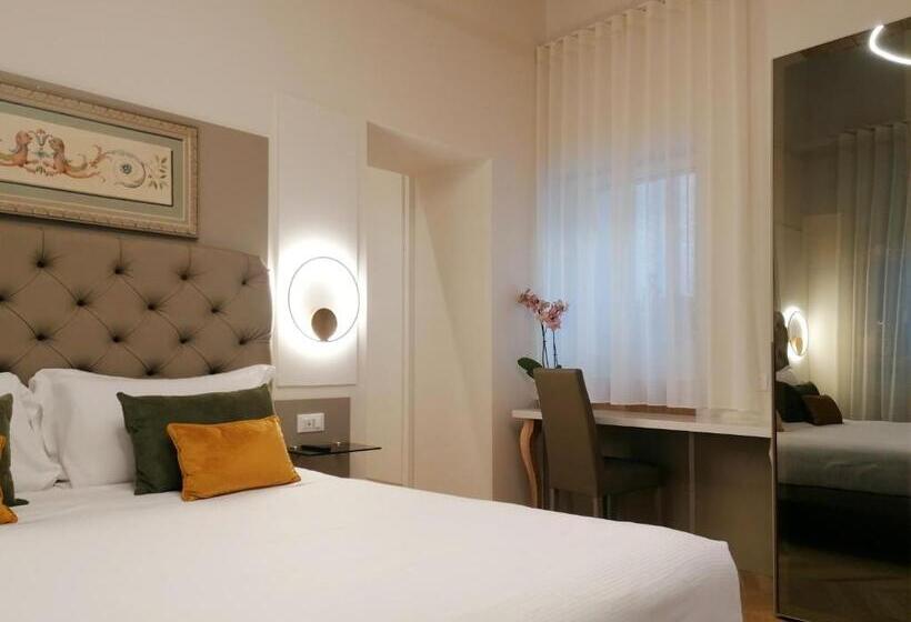 اتاق لوکس با تخت بزرگ, Palazzo Cortesi