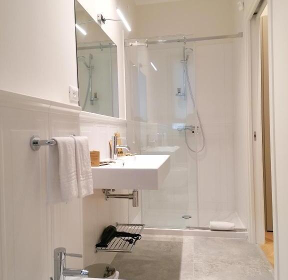 اتاق استاندارد با تخت بزرگ, Palazzo Cortesi