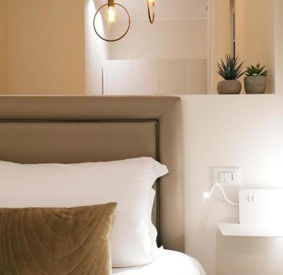 اتاق استاندارد با تخت بزرگ, Palazzo Cortesi