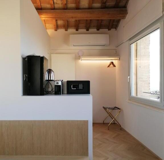 اتاق استاندارد با چشم‌انداز کوهستان, Palazzo Cortesi