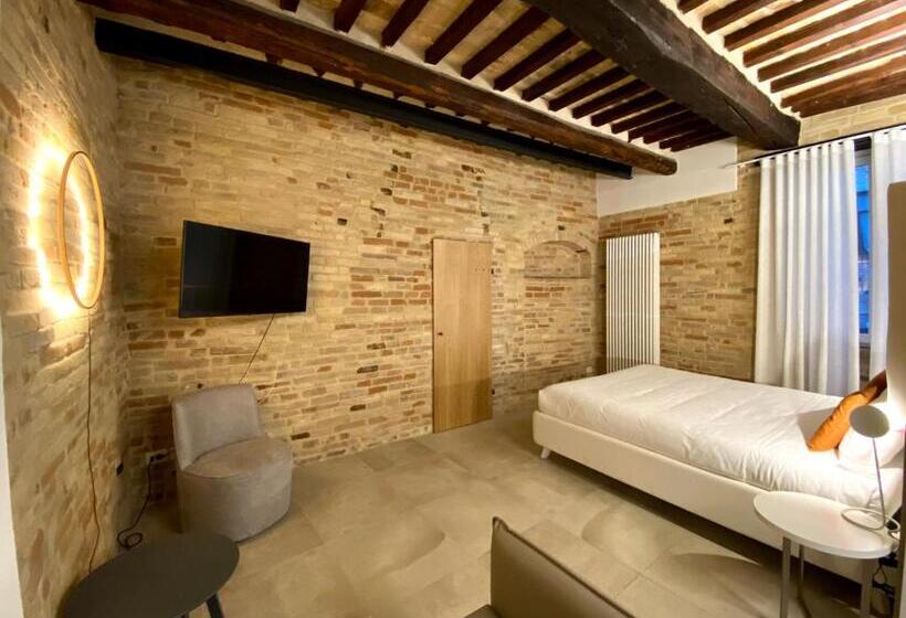 استودیوی سوپریور, Palazzo Cortesi