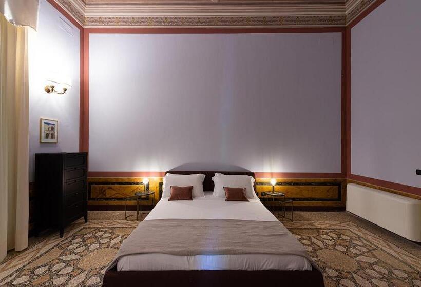 스탠다드 룸 킹사이즈 침대, Palazzo Francesco Grassi