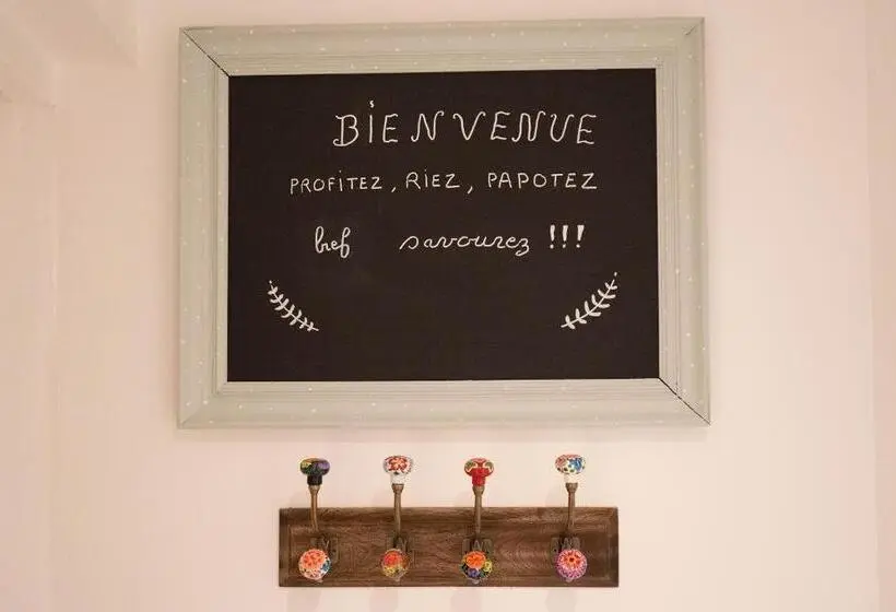 ガーデンビュースタンダードルーム, Un Dimanche Chez Julie Chambre Léontine
