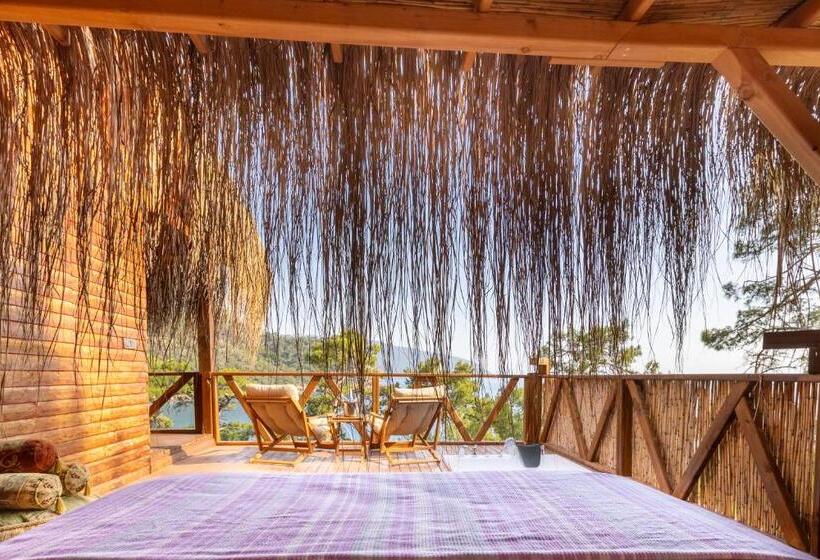 חדר דלוקס, La Boheme Kabak