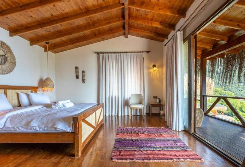 חדר דלוקס, La Boheme Kabak