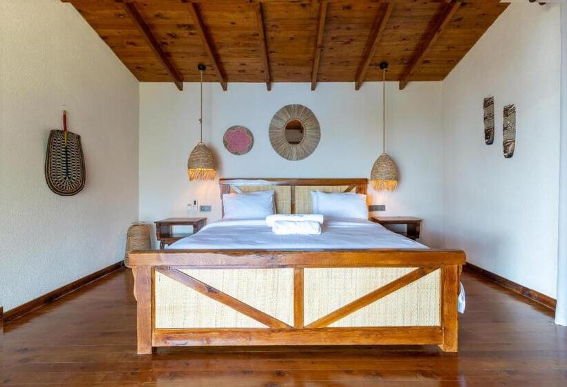 חדר דלוקס, La Boheme Kabak