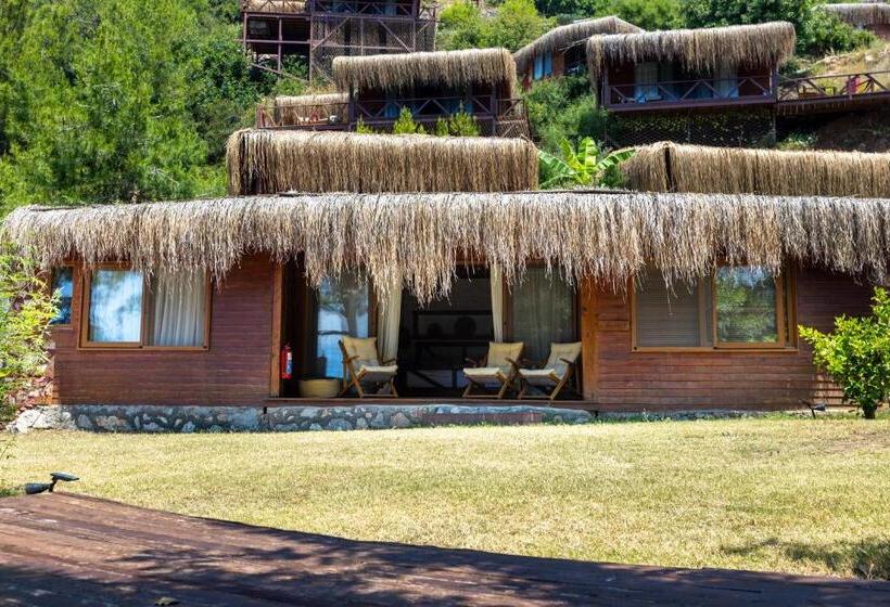 חדר סטנדרט נוף לים עם מרפסת, La Boheme Kabak