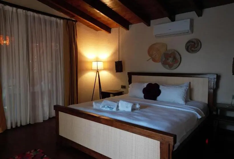 Suite with Pool, La Boheme Kabak