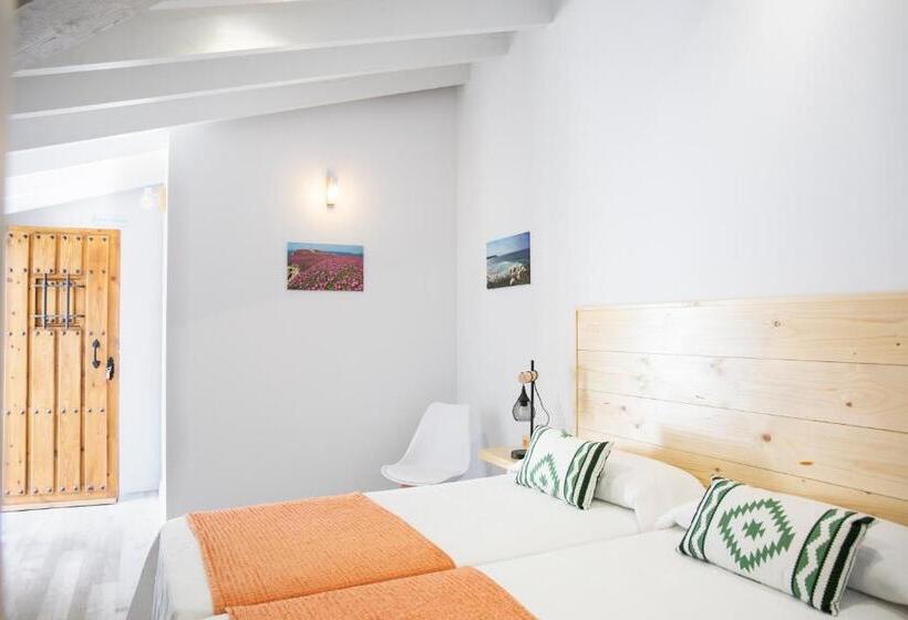 标准三人间, La Caracola Suances