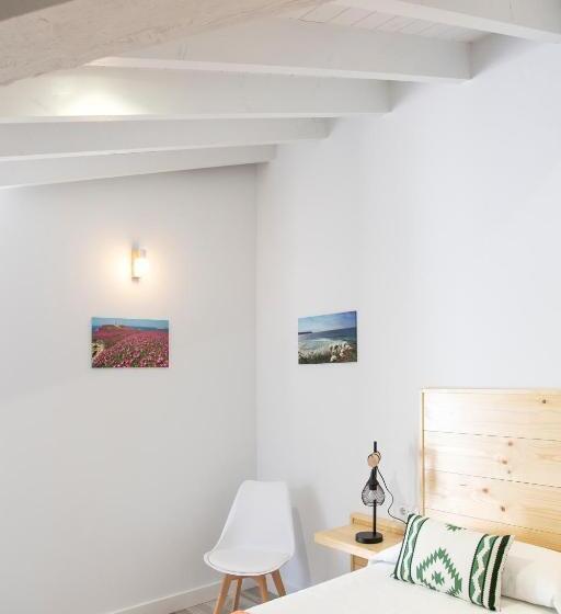 标准三人间, La Caracola Suances