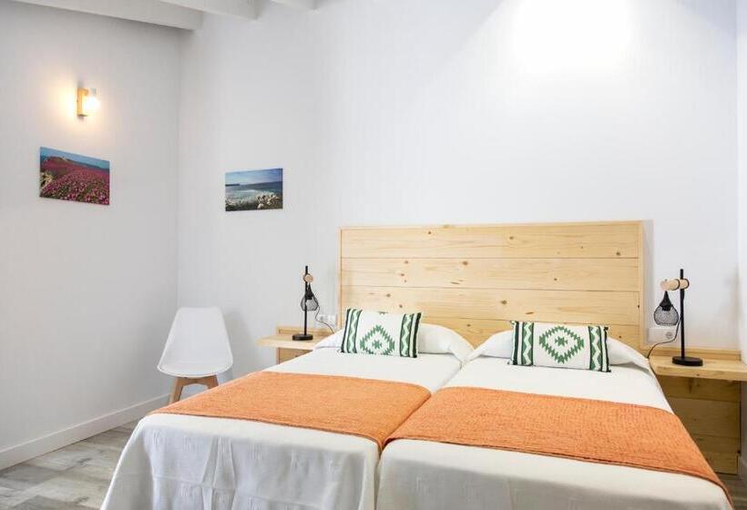 标准三人间, La Caracola Suances