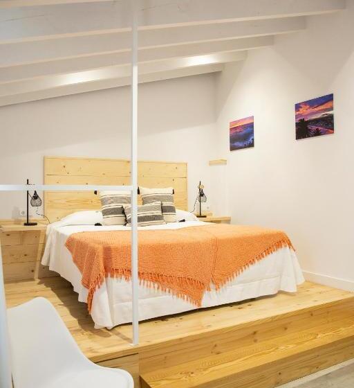 标准三人间, La Caracola Suances