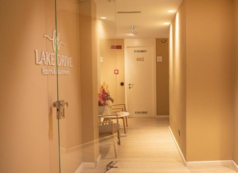 디럭스 스위트, Lake Drive Rooms&apartments