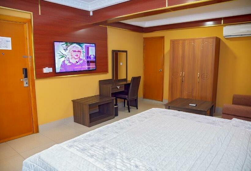 Номер Deluxe Кровать Кинг, Noubou International Hotel Bonapriso