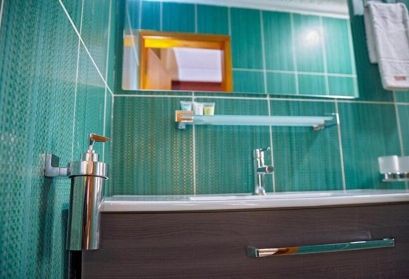 Номер Стандарт, Noubou International Hotel Bonapriso