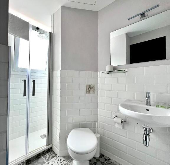 スタンダードトリプルルーム, Hostal La Canonja