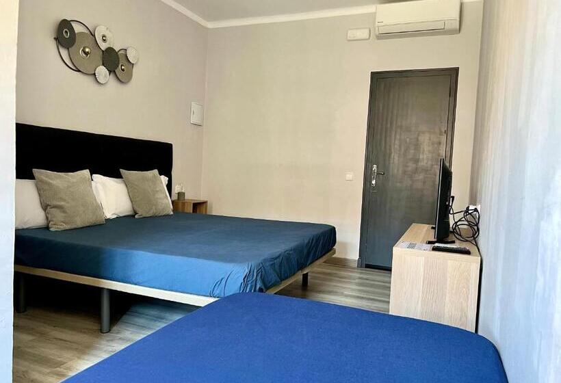 스탠다드 트리플 룸, Hostal La Canonja