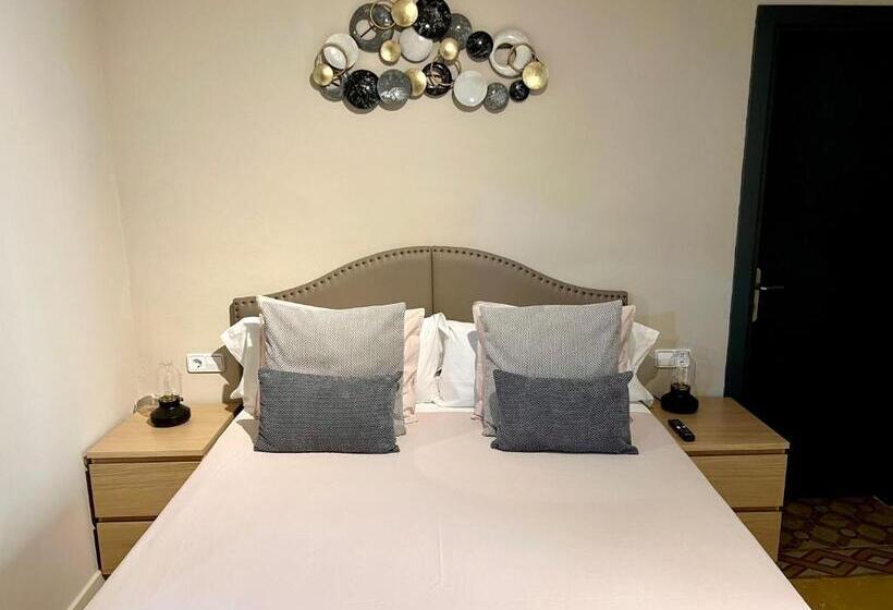 バルコニー付スタンダード４ベッドルーム, Hostal La Canonja