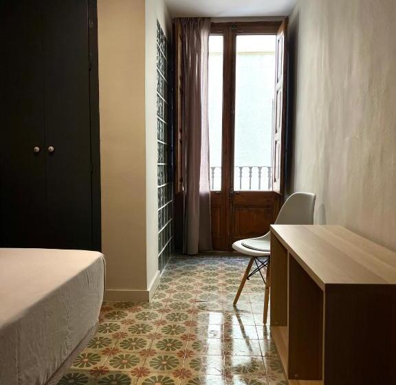 バルコニー付スタンダード４ベッドルーム, Hostal La Canonja
