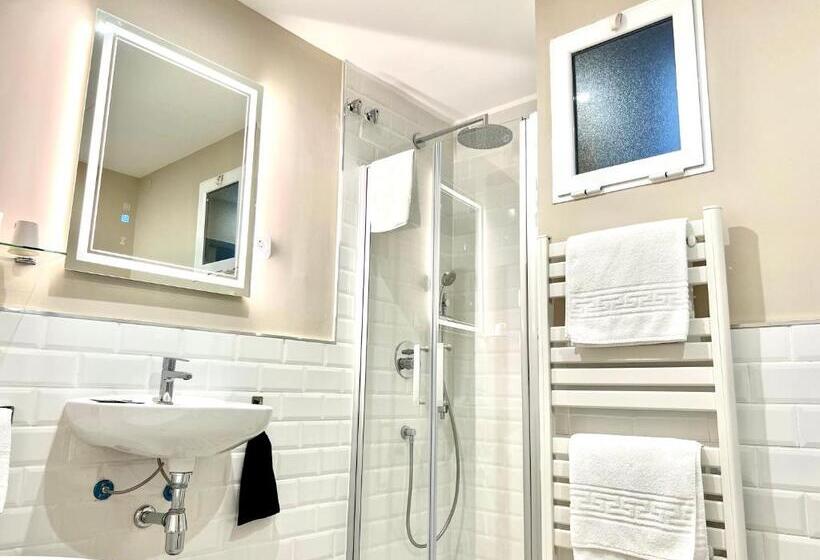 デラックスルーム, Hostal La Canonja