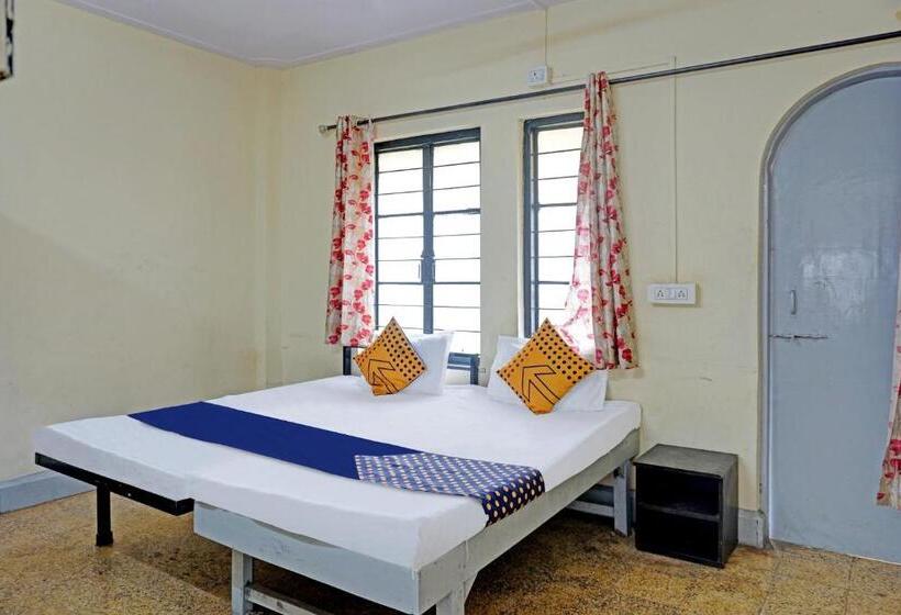 标准三人间, Spot On Hotel Prakash Residency, Near Hanuman Gym Ajmera Colony, Pimpri