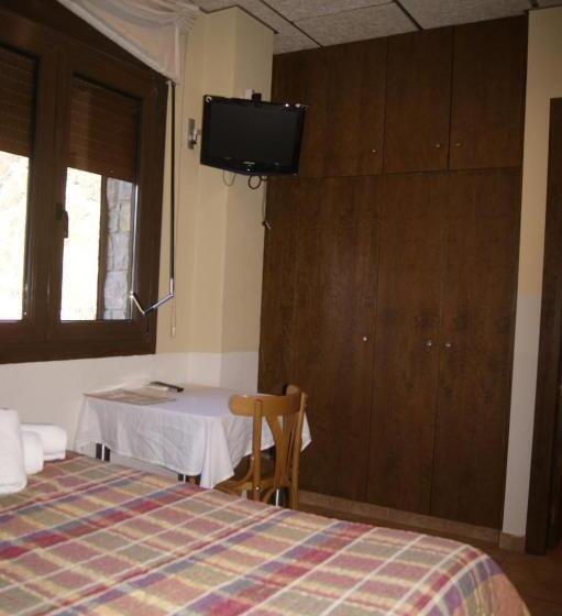 غرفة قياسية ثلاثية, Familiar Baga