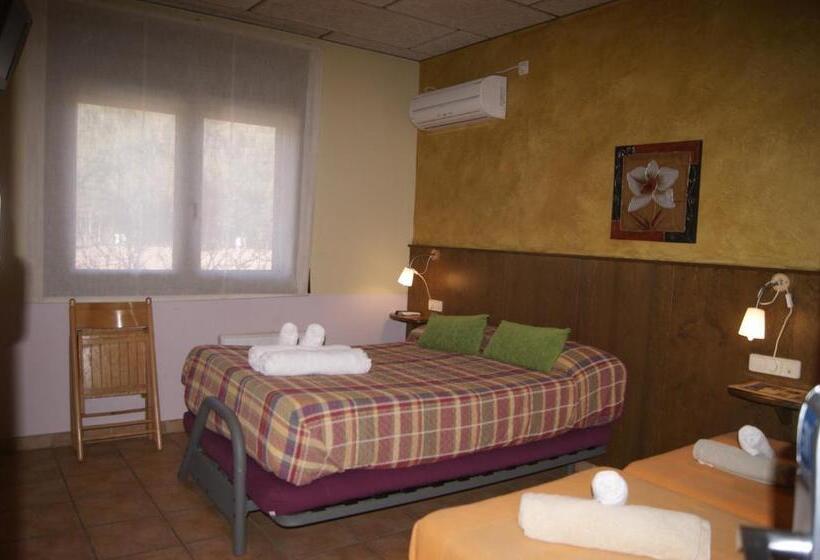 غرفة كلاسيكية رباعية, Familiar Baga