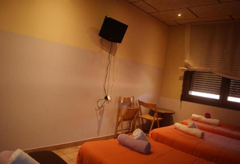 غرفة قياسية رباعية, Familiar Baga