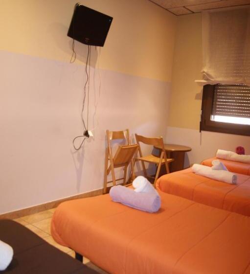 غرفة كلاسيكية ثلاثية, Familiar Baga