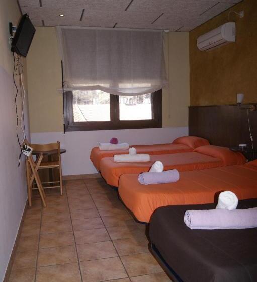 غرفة كلاسيكية ثلاثية, Familiar Baga