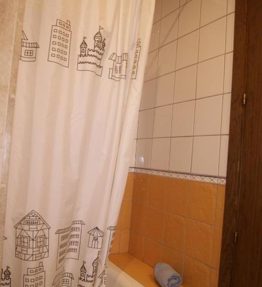 غرفة قياسية, Familiar Baga