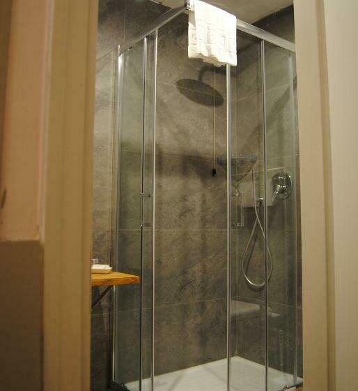 اتاق کلاسیک سه تخته, Camilla Firenze