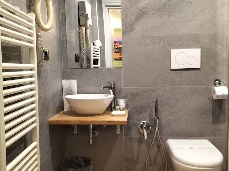 اتاق استاندارد, Camilla Firenze