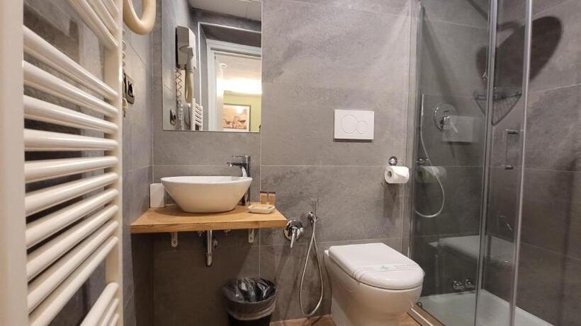 اتاق استاندارد, Camilla Firenze