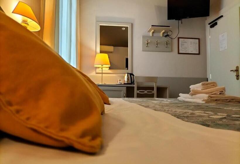 اتاق استاندارد, Camilla Firenze