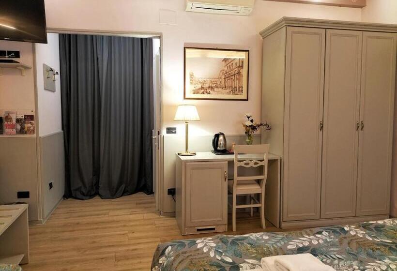 اتاق کلاسیک سه تخته, Camilla Firenze