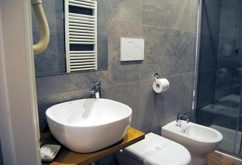 اتاق کلاسیک چهارنفره, Camilla Firenze