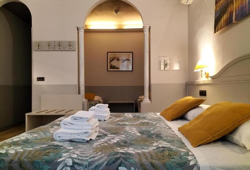 اتاق کلاسیک چهارنفره, Camilla Firenze