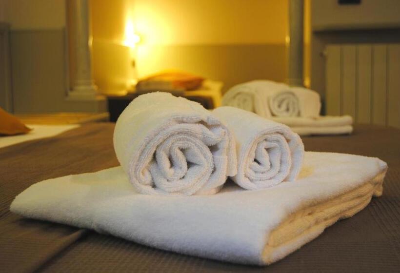 اتاق کلاسیک چهارنفره, Camilla Firenze