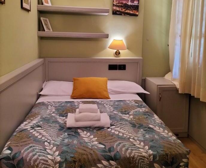 اتاق استاندارد یک نفره, Camilla Firenze