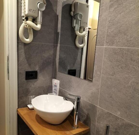 اتاق استاندارد یک نفره, Camilla Firenze