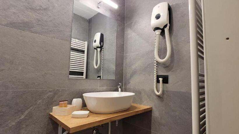 اتاق استاندارد, Camilla Firenze