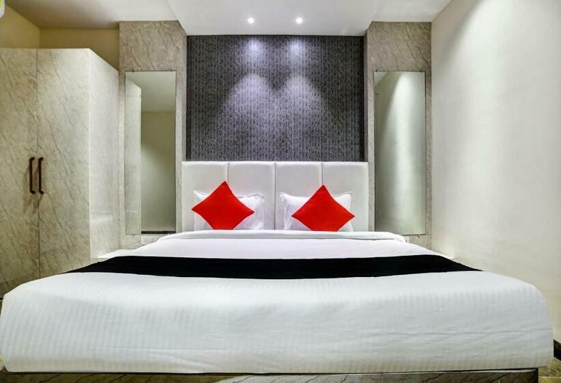 اتاق کلاسیک سه تخته, Capital O Abri Krishna