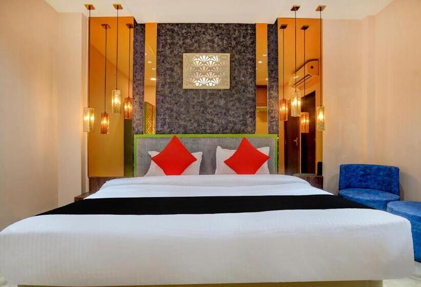 اتاق کلاسیک سه تخته, Capital O Abri Krishna